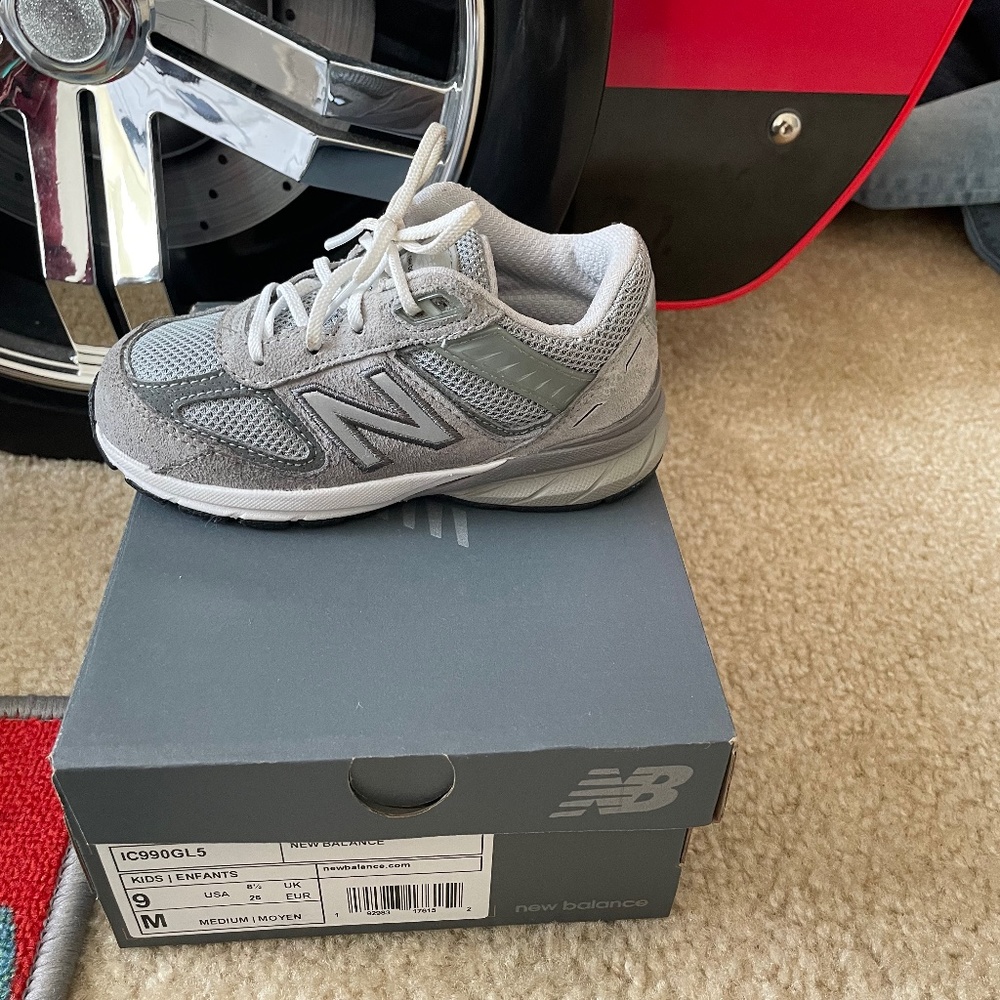 Grey New Balance 990v5 Size 9c